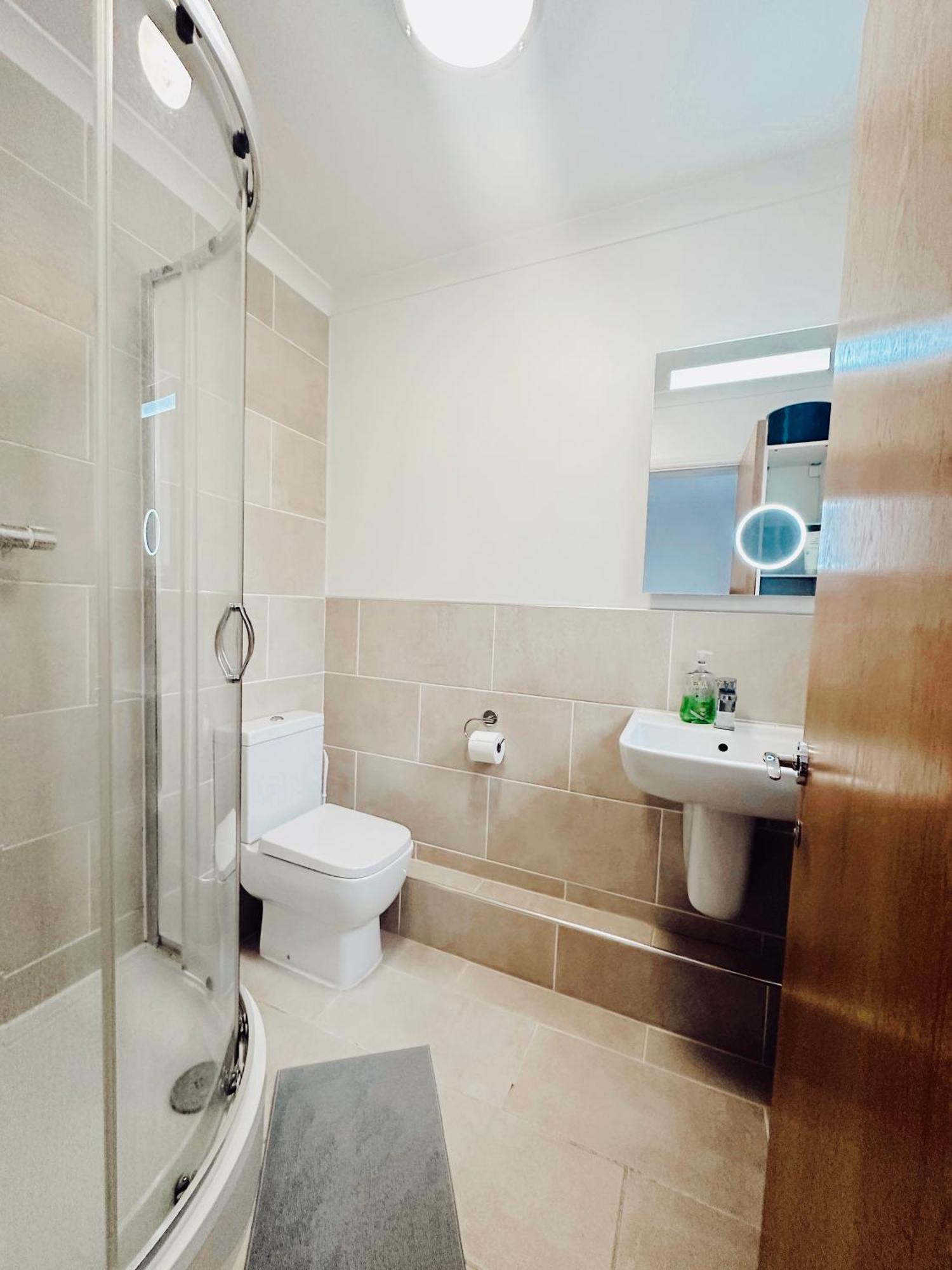 En-Suite Room 5Mins From Tower Bridge London Ngoại thất bức ảnh